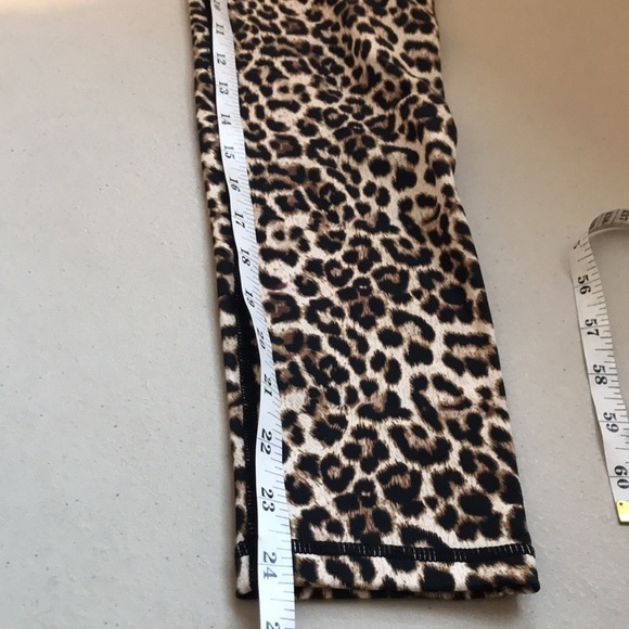 ZYIA Leopard Brilliant Scrunchy What Hi-RIse 7/8 24" Leggings 8-10 - Picture 10 of 12